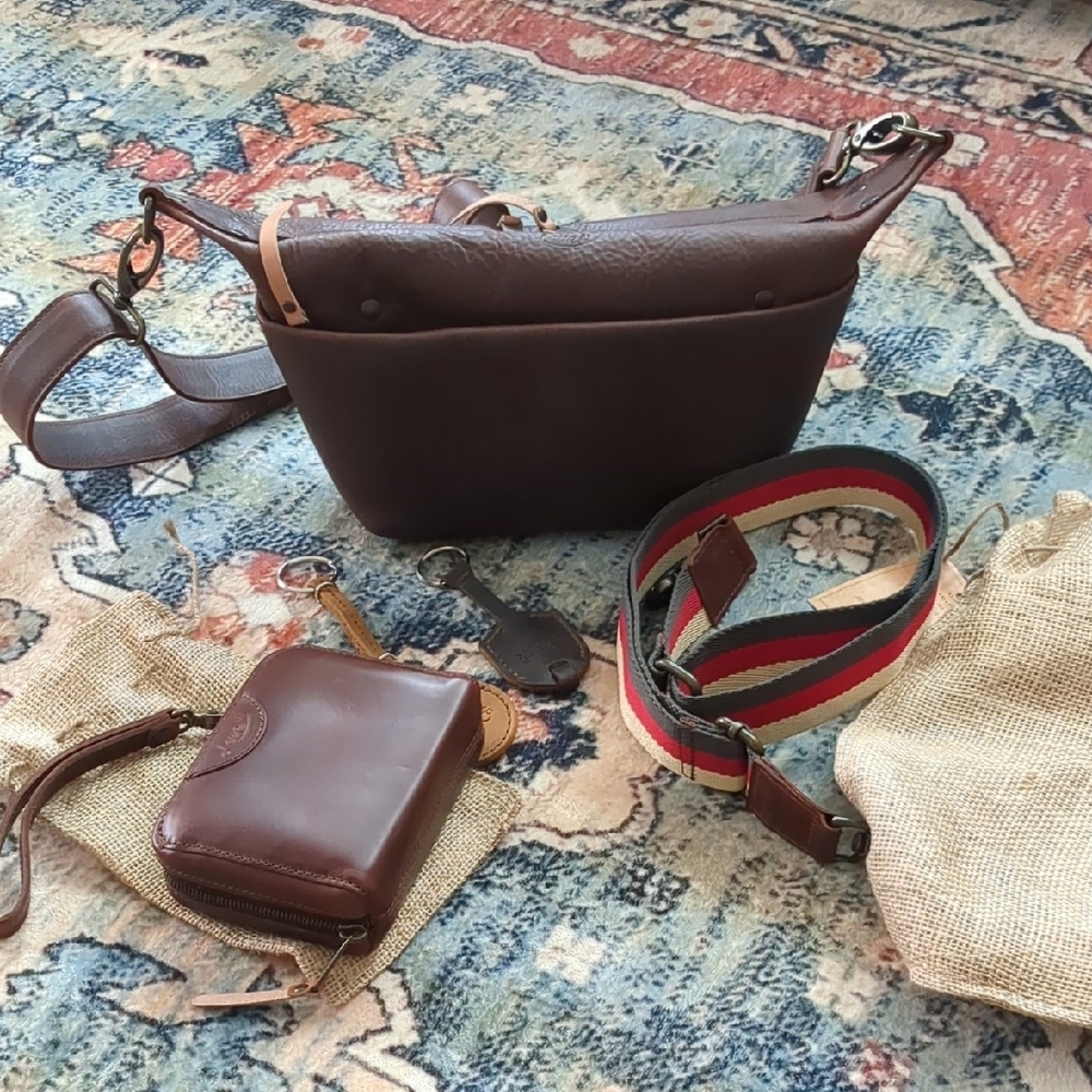 Saddleback Leather Small London Sling/Small Accordion wallet and extra strap .